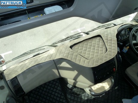 DAF XF 105-TRUCK ECO LEATHER DASH MAT-BEIGE
