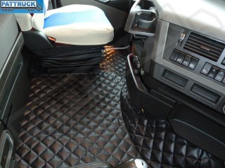 TRUCK ECO LEATHER FLOOR SET- COMPATIBLE WITH VOLVO FH 4 2013+[TWIN AIR SEATS] BLACK