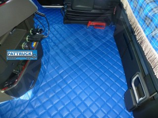 TRUCK ECO LEATHER FLOOR SET-BLUE, COMPATIBLE WITH VOLVO FH4 2013+AUTOMATIC-FOLDING PASSENGER SEAT