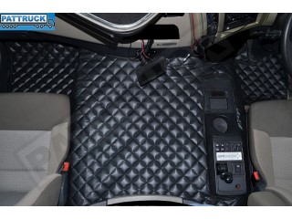 RENAULT PREMIUM-ECO LEATHER FLOOR SET