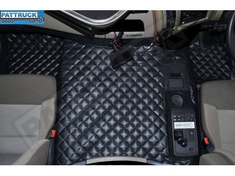 RENAULT PREMIUM-ECO LEATHER FLOOR SET