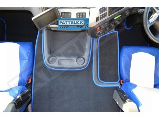 -VELOUR FLOOR MATS SET-BLACK WITH RED TRIM