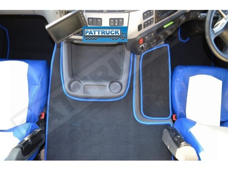 -VELOUR FLOOR MATS SET-BLACK WITH RED TRIM