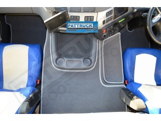-VELOUR FLOOR MATS SET-BLACK WITH RED TRIM