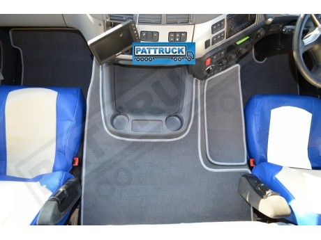 -VELOUR FLOOR MATS SET-BLACK WITH RED TRIM
