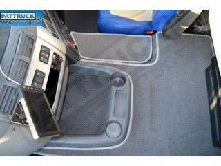 -VELOUR FLOOR MATS SET-BLACK WITH RED TRIM