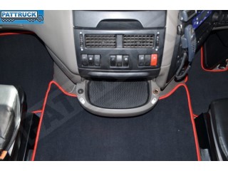 DAF XF 105   2012-2013 VELOUR FLOOR MATS SET-BLACK  WITH RED TRIM