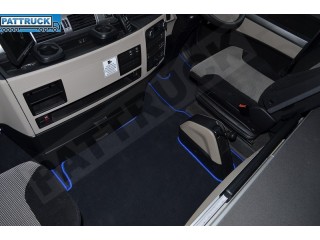 VELOUR FLOOR MATS SET-BLACK WITH BLUE TRIM FIT MAN TGX- TILL 67 PLATE