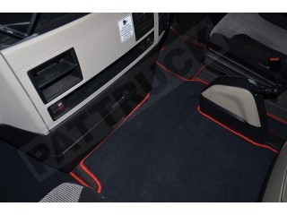 VELOUR FLOOR MATS SET-BLACK WITH BLUE TRIM FIT MAN TGX- AFTER 67 PLATE