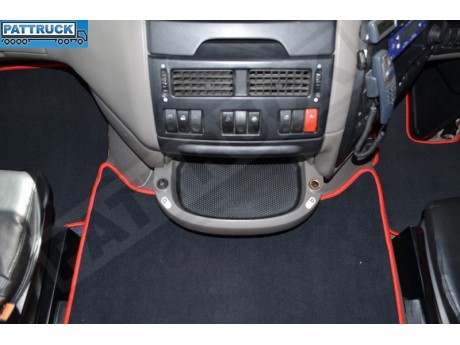 DAF XF 105   VELOUR FLOOR MATS SET-BLACK  WITH RED TRIM