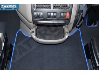VELOUR FLOOR MATS SET-BLACK  FIT DAF XF 105   2012-2013 AUTOMATIC 