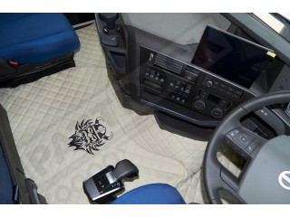 TRUCK ECO LEATHER FLOOR SET-BEIGE WITH BLACK VIKING LOGO FIT  VOLVO FH4  2013+  [ TWIN AIR SEATS]