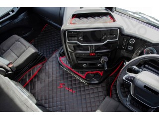 IVECO S -WAY [ new shape] TRUCK ECO LEATHER FLOOR SET-BLACK