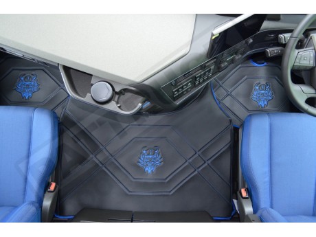 TRUCK ECO LEATHER FLOOR SET-BLACK WITH BLUE VIKING LOGO FIT VOLVO FH5  2021+[ AUTOMATIC ]- TWIN AIR SEATS