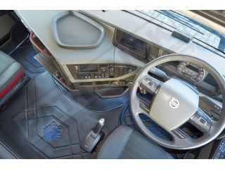 TRUCK ECO LEATHER FLOOR SET-BLACK WITH BLUE VIKING LOGO FIT VOLVO FH5  2021+[ AUTOMATIC ]- TWIN AIR SEATS