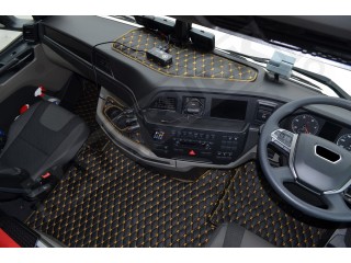 TRUCK ECO LEATHER FLOOR SET-BLACK/RED  compatible with MAN TGX  2021+