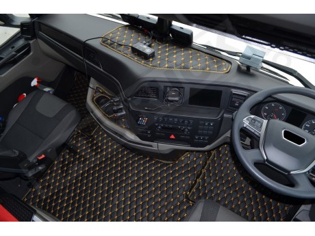 TRUCK ECO LEATHER FLOOR SET-BLACK/RED  compatible with MAN TGX  2021+
