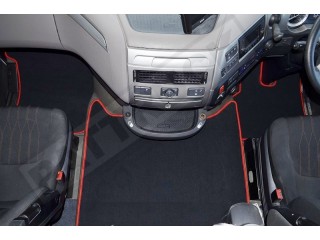 DAF XF 106 -VELOUR FLOOR MATS SET-BLACK WITH RED TRIM